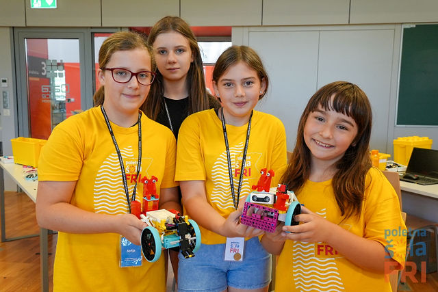 Študentje pri učenju